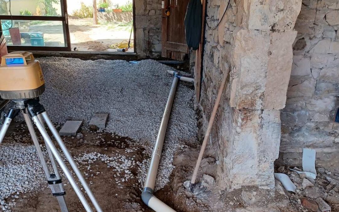 Nouveau réseau d'évacuation des eaux usées. Chantier à Rochefort en Valdaine