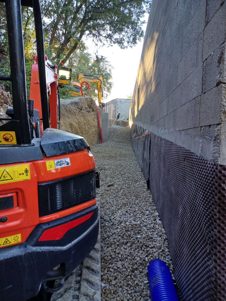 Drainage avec gravier sur un chantier à Candiac dans la Drôme