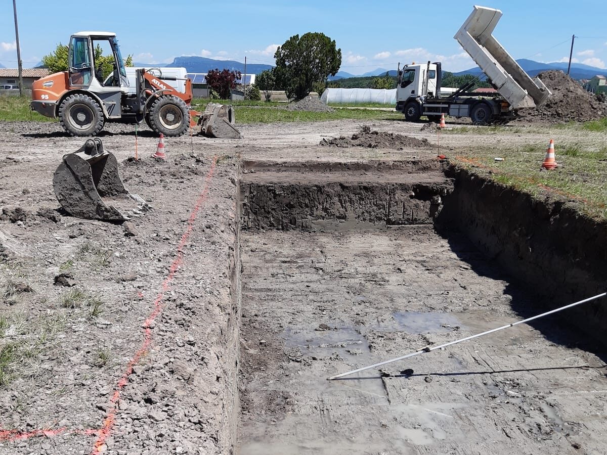 Décaissement avant pose d'une piscine sur terrain plat près de Montélimar - Drôme